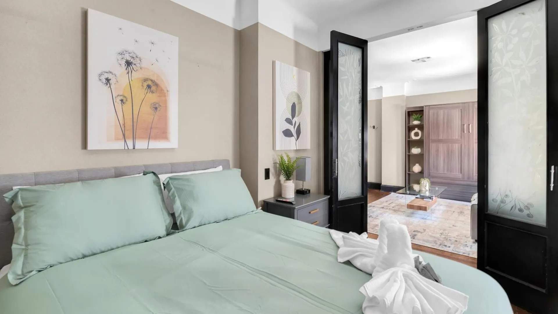 Central Nyc Apartment Walking Distance To Everywhere! 뉴욕